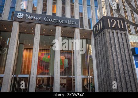 USA. 08.. November 2022. Festzelt am Haupteingang des FOX News Headquarters im NewsCorp Building in Manhattan. (Foto von Erik McGregor/Sipa USA) Quelle: SIPA USA/Alamy Live News Stockfoto