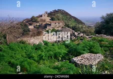 Ruinen auf dem Berg Iudica in Sizilien, Italien Stockfoto