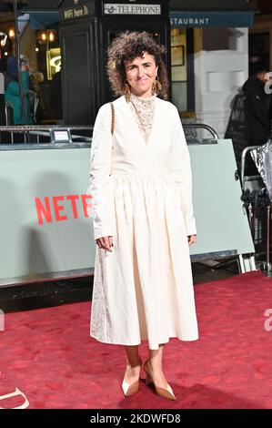 London, Großbritannien. 8.. November 2022. May el-Toukhy besucht Netflix präsentieren die Welt permiere - die fünfte Staffel der Krone im Theatre Royal, Drury Lane, am 8. November in London, Großbritannien. Quelle: Siehe Li/Picture Capital/Alamy Live News Stockfoto