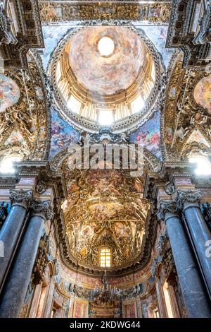 Das Innere der Kirche San Giuseppe dei Teatini, Palermo, Sizilien, Italien. Stockfoto