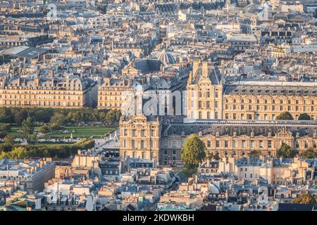 Luftaufnahme des Museums des Louvre in Paris Stockfoto