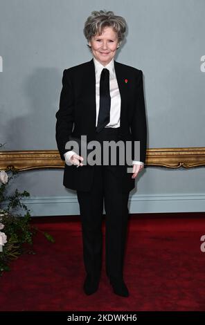 London, Großbritannien. 08.. November 2022. 8.. November 2022, London, Großbritannien. Imelda Staunton bei der Weltpremiere der Crown Season 5, Theatre Royal, Drury Lane, London. Quelle: Doug Peters/Alamy Live News Stockfoto