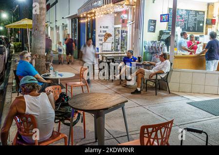 Miami Beach Florida, North Beach Collins Avenue Nachtleben, Moises venezolanische Bäckerei Restaurant Restaurants Essen Essen Essen Essen gehen Casual Cafe Cafe Stockfoto