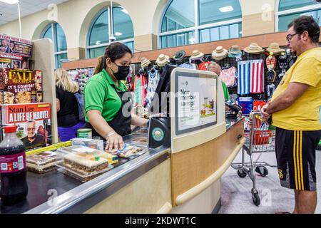 Surfside Florida Miami, Publix Lebensmittelgeschäft Lebensmittelgeschäft Geschäfte Supermarkt Lebensmittelmarkt Markt, innen Kasse Linie Schlange Kassierer hispanisch Stockfoto