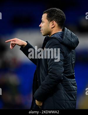 Cardiff, Großbritannien. 08.. November 2022. Liam Rosenior Manager von Hull City beim Sky Bet Championship-Spiel Cardiff City gegen Hull City im Cardiff City Stadium, Cardiff, Großbritannien, 8.. November 2022 (Foto von Ashley Crowden/News Images) in Cardiff, Großbritannien am 11/8/2022. (Foto von Ashley Crowden/News Images/Sipa USA) Quelle: SIPA USA/Alamy Live News Stockfoto