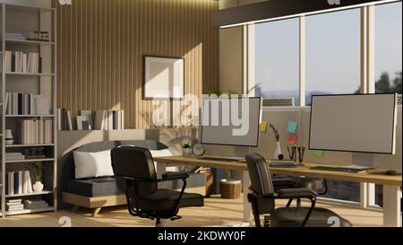 Modernes Arbeitszimmer mit leerem Bildschirm PC-Desktop-Computer auf Holztisch mit Schreibwaren und Möbeln im Hintergrund. 3D Render, 3D Illustration Stockfoto