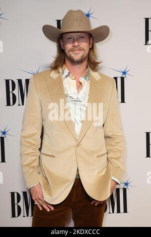 Nashville, USA. 08.. November 2022. Brian Kelley bei den jährlichen BMI Country Awards 67., die am 8. November 2022 im BMI Building in Nashville, TN, verliehen wurden. © Curtis Hilbun/AFF-USA.COM Quelle: AFF/Alamy Live News Stockfoto