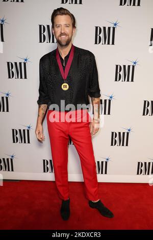 Nashville, USA. 08.. November 2022. Charles Kelley bei den jährlichen BMI Country Awards 67., die am 8. November 2022 im BMI-Gebäude in Nashville, TN, verliehen wurden. © Curtis Hilbun/AFF-USA.COM Quelle: AFF/Alamy Live News Stockfoto