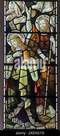 Buntglasfenster von Percy Bacon mit der Darstellung des Heiligen Johannes des Täufers und der Heiligen Maria Magdalena, St. Peter's Church, Caversham, Berkshire Stockfoto