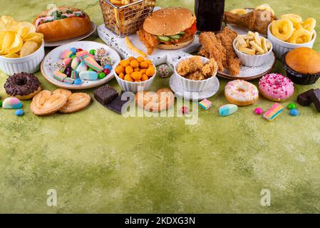Auswahl an verschiedenen ungesunden Junk Food. Stockfoto