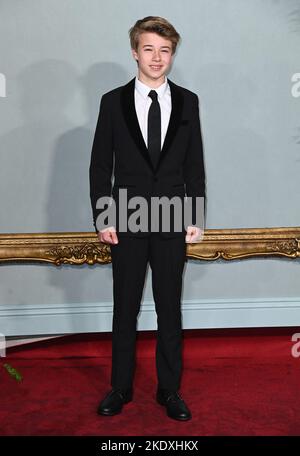 Imelda Staunton bei der Crown, Staffel 5 Weltpremiere, am 8.. November 2022 in London, Großbritannien. Foto von Stuart Hardy/ABACAPRESS.COM Stockfoto