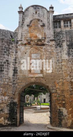 Innenansicht von Fort mit portugiesischer Architektur, Diu, Indien. Stockfoto