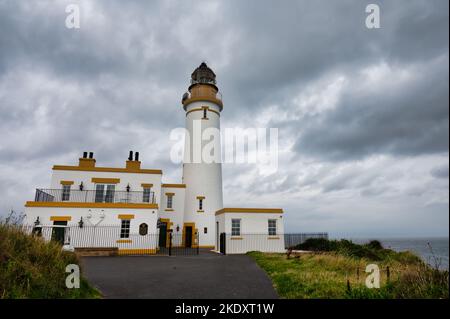 Girvan, Großbritannien – 11. September 2022: The Turnberry Lighthouse an der Westküste Schottlands. Stockfoto