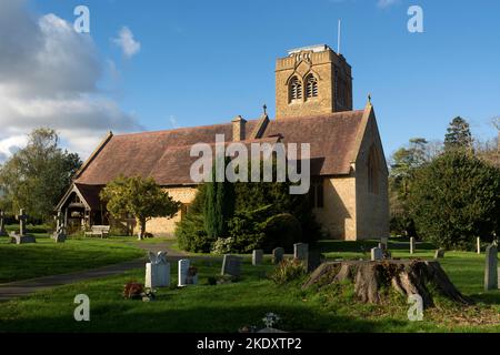 Heilige Dreifaltigkeit und St. Thomas von Canterbury Kirche, Ettington, Warwickshire, England, Vereinigtes Königreich Stockfoto