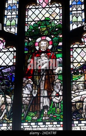 Das Ostfenster, Holy Trinity and St. Thomas of Canterbury Church, Ettington, Warwickshire, England, Großbritannien Stockfoto