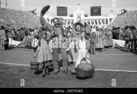 OLYMPISCHE SOMMERSPIELE LOS ANGELES 1984 OLYMPISCHE ERÖFFNUNGSZEREMONIE im Coliseum Stadion mit einer Show der amerikanischen Geschichte Stockfoto