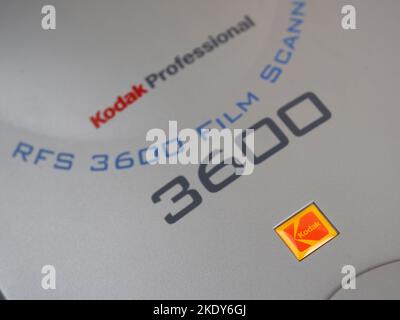 Deutschland. 09.. November 2022. In dieser Abbildung ist der Kodak Professional RFS 3600 Filmscanner zu sehen. Das Gerät ist zum Scannen von Negativen und Dias konzipiert. Kredit: SOPA Images Limited/Alamy Live Nachrichten Stockfoto