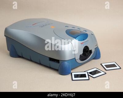 Deutschland. 09.. November 2022. In dieser Abbildung ist der Kodak Professional RFS 3600 Filmscanner zu sehen. Das Gerät ist zum Scannen von Negativen und Dias konzipiert. Kredit: SOPA Images Limited/Alamy Live Nachrichten Stockfoto