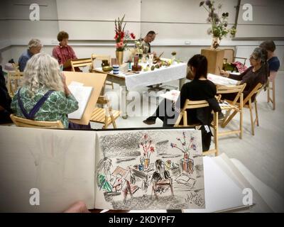 Art Class von Chloe Cheese in der Fry Gallery Saffron Walden Essex UK September 2022 Stockfoto