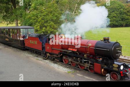 Dampflokomotive „River Mite“ am Bahnhof Dalegarth auf der Ravenglass und Eskdale Steam Railway eine 7mile 15-Zoll-Dampfeisenbahn in Cumbria Englan Stockfoto