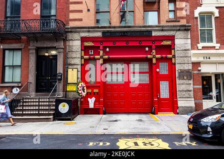 Erinnerung an 9/11 im Feuerwehrhaus von Squad 18 an der 10th Street in Greenwich Village, New York City, New York, USA Stockfoto