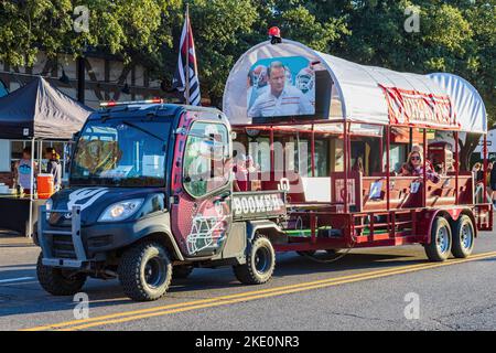 Oklahoma, Okt 15 2022 - Student Walking in Homecoming Parade Stockfoto