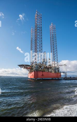 Das Bild zeigt die Gasexplorationsanlage im Reparaturhof am Nigg Terminal bei Nigg auf der Nigg-Halbinsel in Caithness Stockfoto