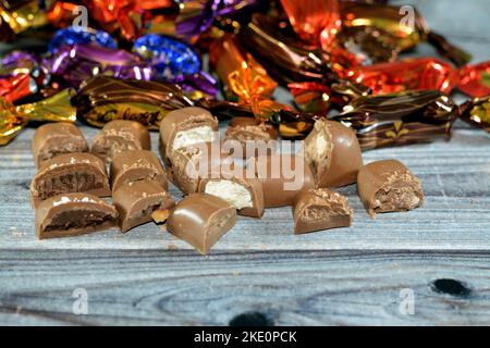 Kairo, Ägypten, November 1 2022: Galaxy Jewels verschiedene Milch- und dunkle Pralinenstücke mit Klassikern wie geschmeidiger Seide, knusprigem Karamell bis exquisit verpackt Stockfoto