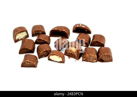Kairo, Ägypten, November 1 2022: Galaxy Jewels verschiedene Milch- und dunkle Pralinenstücke mit Klassikern wie geschmeidiger Seide, knusprigem Karamell bis exquisit verpackt Stockfoto