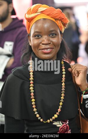 London, England, Großbritannien. 9.. November 2022. Malawian besucht Where Travel & Tourism Meet auf dem World Travel Market London The International Travel Trade Show #WTMLDN auf der Excel London. Quelle: Siehe Li/Picture Capital/Alamy Live News Stockfoto