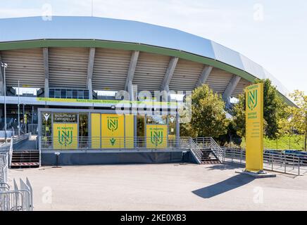 Allgemeine Ansicht des offiziellen Geschäfts des Fußballvereins FC Nantes außerhalb des Stadions La Beaujoire in Nantes, Frankreich. Stockfoto