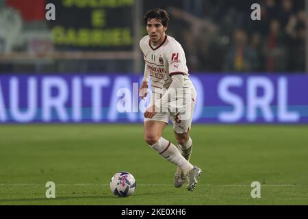 Cremona, Italien, 8.. November 2022. Sandro Tonali von AC Mailand während der Serie A Spiel im Stadio Giovanni Zini, Cremona. Bildnachweis sollte lauten: Jonathan Moscrop / Sportimage Stockfoto