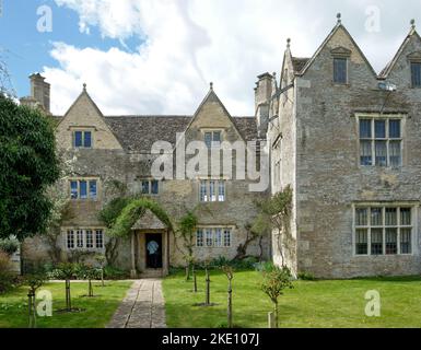 Blick Auf Die Quelle Von Kelmscott Manor Stockfoto