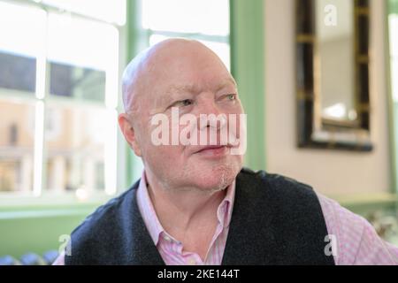 Ein Porträt eines älteren kaukasischen Mannes. Stockfoto
