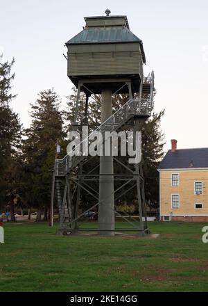 Eastern Fire Control Tower im Fort Mott State Park, Blick auf Sonnenuntergang, Pennsville Township, NJ, USA Stockfoto
