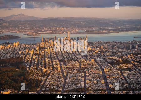 San Francisco Skyline Vierteln bei Sunset Aerial Photography Stockfoto