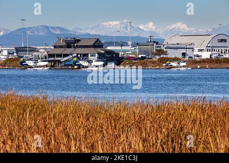 Float Plane Terminal auf einem Arm des Fraser River in Richmond British Columbia, Kanada Stockfoto