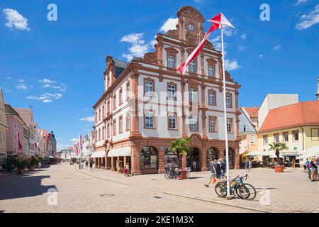 Speyer, Rheinland-Pfalz, Deutschland - 02. Juli 2022: Die alte Münzstätte ist ein imposantes Barockgebäude in der Maximilianstraße. Stockfoto