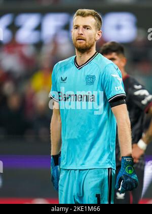 KÖLN, DEUTSCHLAND - NOVEMBER 9: Lukas Hradecky von Bayer 04 Leverkusen während des Bundesliga-Spiels zwischen 1. FC Köln und Bayer 04 Leverkusen am 9. November 2022 im RheinEnergieStadion in Köln (Foto: Rene Nijhuis/Orange Picturs) Stockfoto