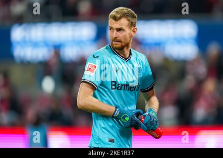 KÖLN, DEUTSCHLAND - NOVEMBER 9: Lukas Hradecky von Bayer 04 Leverkusen während des Bundesliga-Spiels zwischen 1. FC Köln und Bayer 04 Leverkusen am 9. November 2022 im RheinEnergieStadion in Köln (Foto: Rene Nijhuis/Orange Picturs) Stockfoto