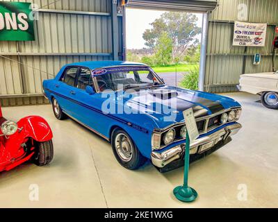 Ein Oldtimer des Ford Falcon GT 351, ausgestellt im National Transport Museum in Inverell Stockfoto