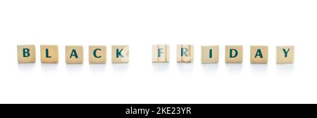 Schwarzer freitagstext auf weißem Hintergrund isoliert. Stockfoto