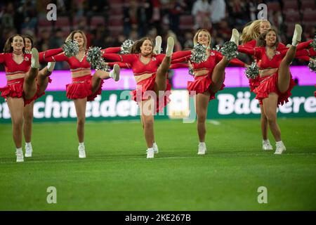Die Cheerleader des FC Köln Tanzfußball 1. Bundesliga, 14. Spieltag, FC Köln (K) - Gayer Leverkusen (LEV) 1: 2 am 9.. November 2022 in Köln. #Die DFL-Vorschriften verbieten die Verwendung von Fotos als Bildsequenzen und/oder quasi-Video # Stockfoto