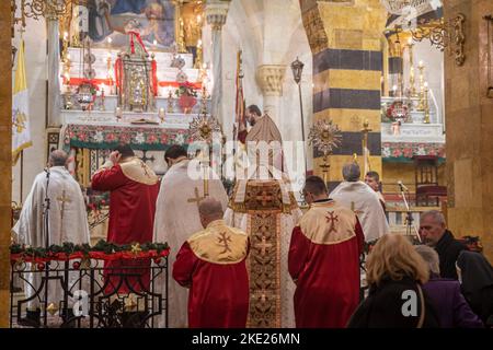 Christliche Stückelungen in Syrien feiern Weihnachten, Armenische katholische Kirche, Aleppo, Syrien Stockfoto