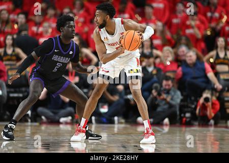 College Park, MD, USA. 07.. November 2022. Don Carey (0), Wache der Maryland-Wasserschildkröten, reagiert während des NCAA-Basketballspiels zwischen den Maryland-Wasserschildkröten und den Niagara Purple Eagles im Xfinity Center in College Park, MD. Reggie Hildred/CSM/Alamy Live News Stockfoto