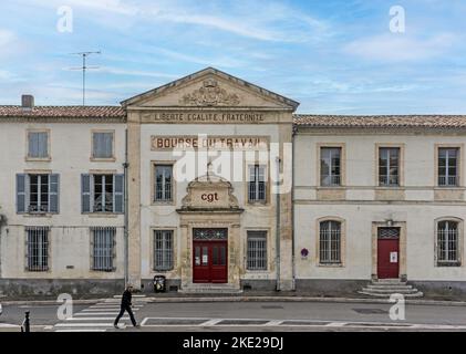 Die Bourse du Travail in Arles, Frankreich. Arbeitsbörse, historisches Gebäude, Arles. Stockfoto