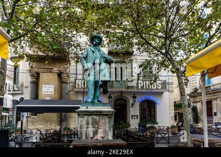 Statue von Frederic Mistral in Arles, Frankreich. Französischer Schriftsteller und Lexikograph und Nobelpreisträger für Literatur im Jahr 1904. Stockfoto