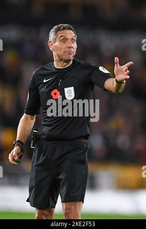 Wolverhampton, Großbritannien. 09.. November 2022. Andre Marriner, Schiedsrichter beim Carabao Cup Spiel Wolverhampton Wanderers vs Leeds United in Molineux, Wolverhampton, Großbritannien, 9.. November 2022 (Foto von Mike Jones/News Images) in Wolverhampton, Großbritannien am 11/9/2022. (Foto von Mike Jones/News Images/Sipa USA) Quelle: SIPA USA/Alamy Live News Stockfoto