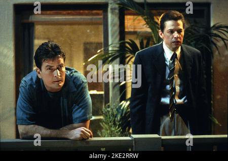 ZWEIEINHALB MÄNNER, CHARLIE SHEEN, JON CRYER, 2003 Stockfoto