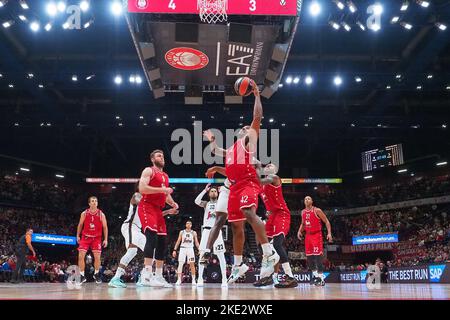 Mailand, Italien. 09.. November 2022. OLYMPUS DIGITALKAMERA während EA7 Emporio Armani Milano vs Virtus Segafredo Bologna, Basketball Euroleague Championship in Mailand, Italien, November 09 2022 Kredit: Unabhängige Fotoagentur/Alamy Live News Stockfoto